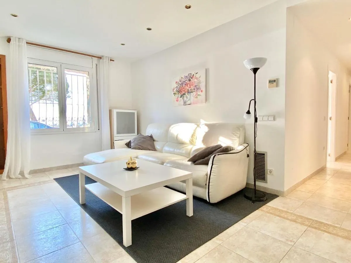 Appartement devant la plage Roses 0*,