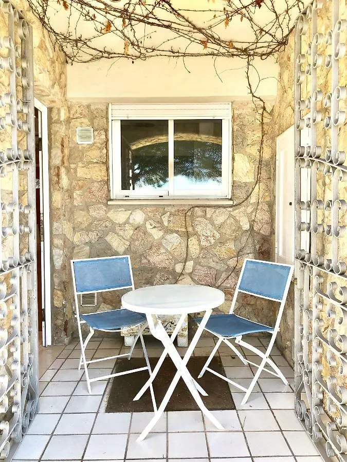 Appartement devant la plage Roses 0*,