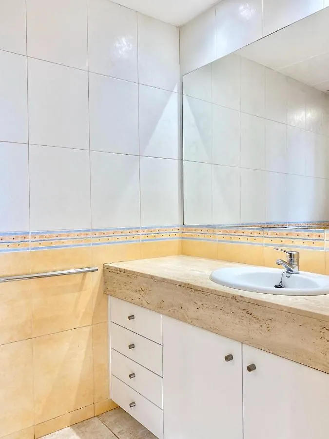 Appartement Devant La Plage Roses Spain