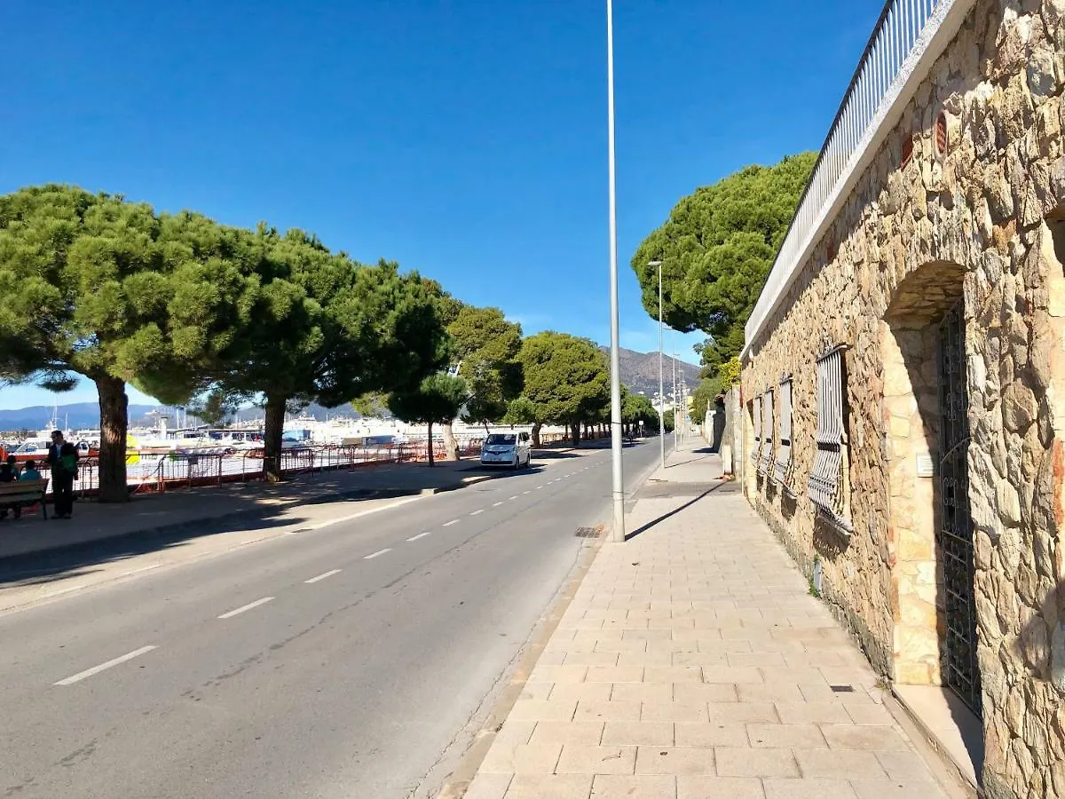 Appartement Devant La Plage Roses 0*,  Spain